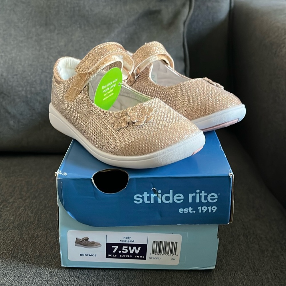 Stride Rite Holly Gold sneakers - 7.5W NEW in box